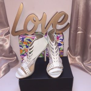 Classic White Aztec designed sandal